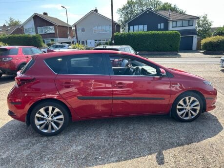 Toyota Auris 1.8 VVT-h Excel CVT Euro 6 (s/s) 5dr 27