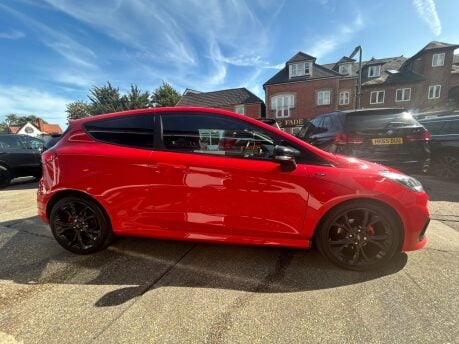 Ford Fiesta ST-LINE 6