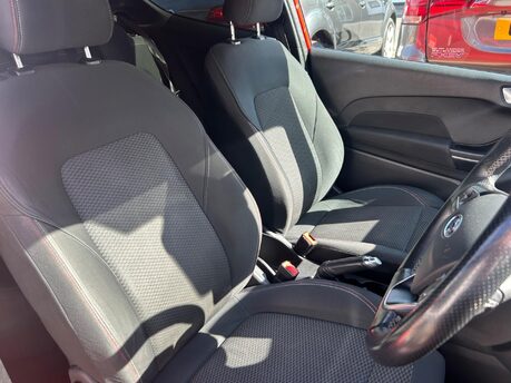 Ford Fiesta ST-LINE 13
