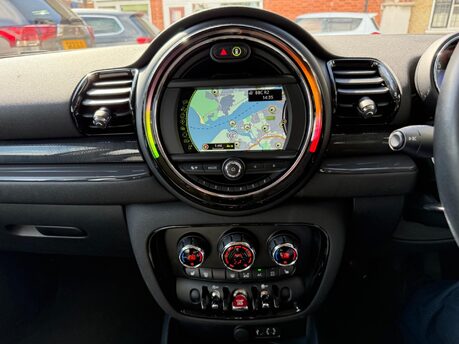 Mini Clubman COOPER D 17