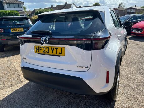 Toyota Yaris Cross 1.5 VVT-h Icon E-CVT Euro 6 (s/s) 5dr 8