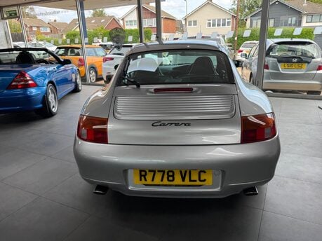 Porsche 911 CARRERA 5