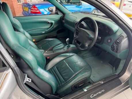 Porsche 911 CARRERA 13
