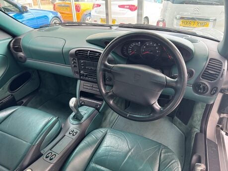 Porsche 911 CARRERA 16