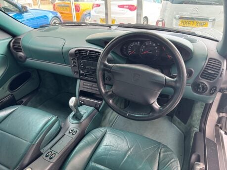 Porsche 911 CARRERA 16