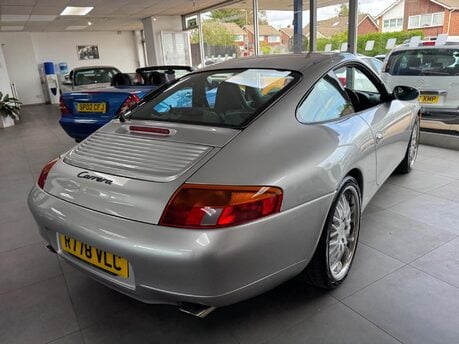 Porsche 911 CARRERA 7