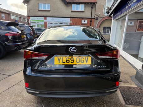 Lexus Is 300H F SPORT 6