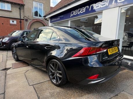 Lexus Is 300H F SPORT 2