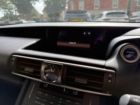 Lexus Is 300H F SPORT 25