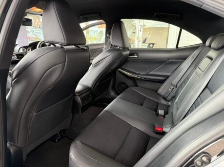 Lexus Is 300H F SPORT 19