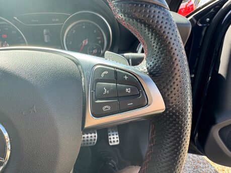Mercedes-Benz GLA GLA 220 D 4MATIC AMG LINE PREMIUM 25