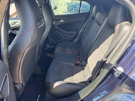 Mercedes-Benz GLA GLA 220 D 4MATIC AMG LINE PREMIUM 19