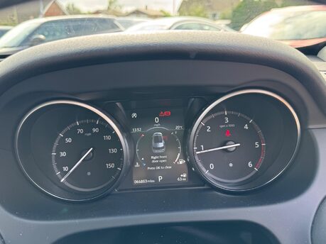 Land Rover Discovery Sport SD4 HSE 29