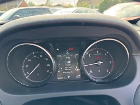 Land Rover Discovery Sport SD4 HSE 29