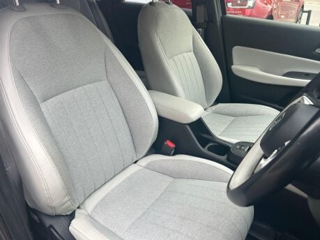 Honda Jazz I-MMD EX 17