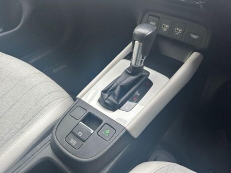 Honda Jazz I-MMD EX 23