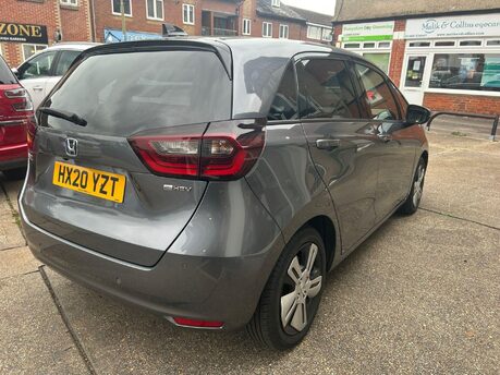 Honda Jazz I-MMD EX 8