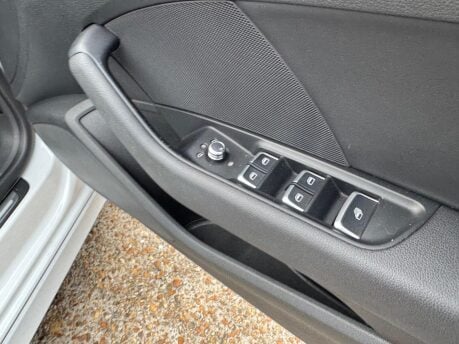 Audi A3 TDI S LINE 19