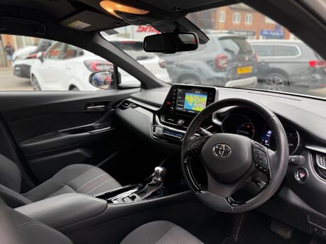 Toyota C-HR GR SPORT 4