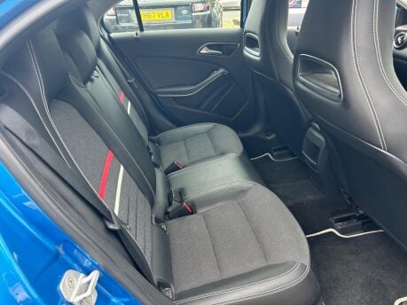 Mercedes-Benz A Class A180 BLUEEFFICIENCY SE 15