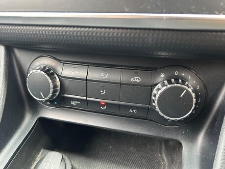 Mercedes-Benz A Class A180 BLUEEFFICIENCY SE 9