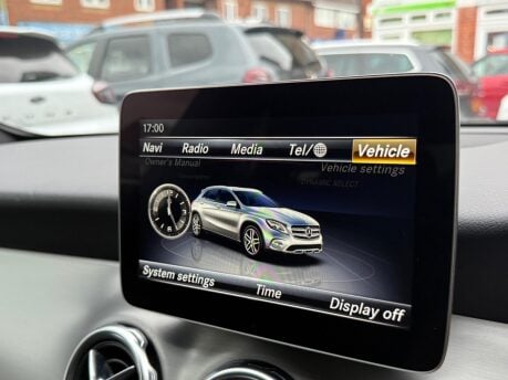 Mercedes-Benz GLA GLA 220 D 4MATIC AMG LINE 38