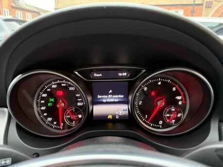 Mercedes-Benz GLA GLA 220 D 4MATIC AMG LINE 26