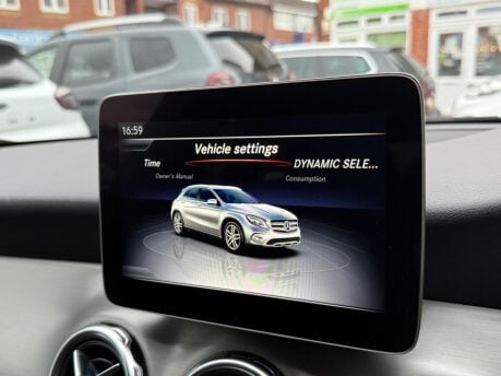 Mercedes-Benz GLA GLA 220 D 4MATIC AMG LINE 31