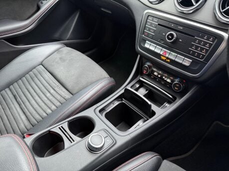 Mercedes-Benz GLA GLA 220 D 4MATIC AMG LINE 24
