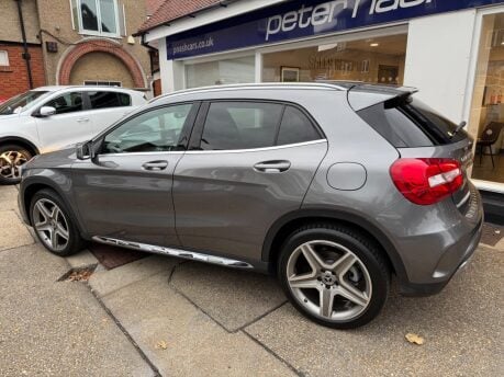 Mercedes-Benz GLA GLA 220 D 4MATIC AMG LINE 6