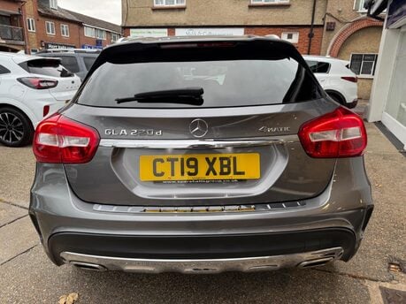 Mercedes-Benz GLA GLA 220 D 4MATIC AMG LINE 8