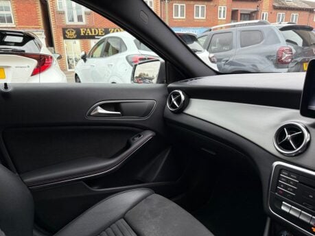 Mercedes-Benz GLA GLA 220 D 4MATIC AMG LINE 25