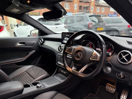 Mercedes-Benz GLA GLA 220 D 4MATIC AMG LINE 4