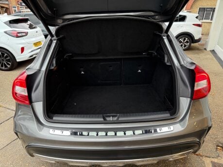 Mercedes-Benz GLA GLA 220 D 4MATIC AMG LINE 16