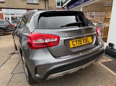 Mercedes-Benz GLA GLA 220 D 4MATIC AMG LINE 7