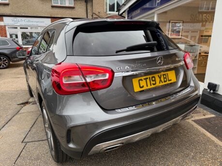 Mercedes-Benz GLA GLA 220 D 4MATIC AMG LINE 7