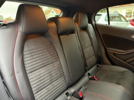 Mercedes-Benz GLA GLA 220 D 4MATIC AMG LINE 18