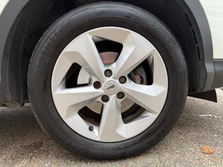 Nissan Qashqai DIG-T ACENTA PREMIUM 15