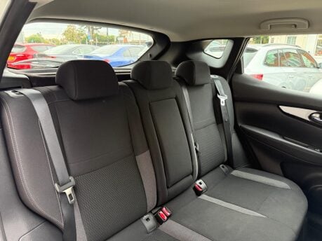 Nissan Qashqai DIG-T ACENTA PREMIUM 18