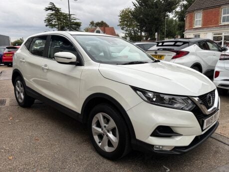 Nissan Qashqai DIG-T ACENTA PREMIUM 9