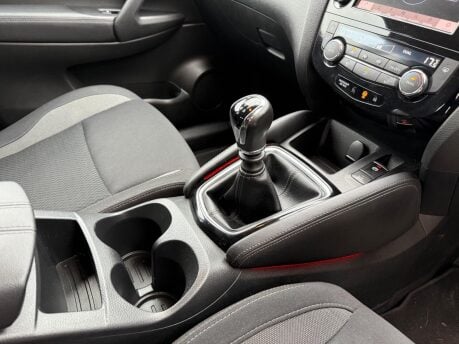 Nissan Qashqai DIG-T ACENTA PREMIUM 24