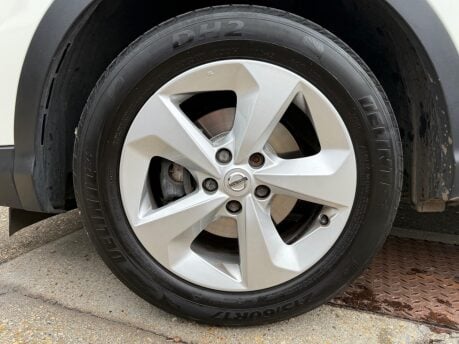 Nissan Qashqai DIG-T ACENTA PREMIUM 13