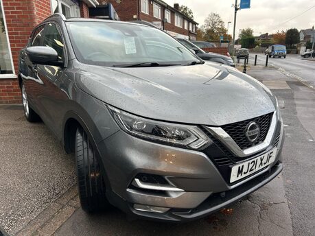 Nissan Qashqai 1.3 DIG-T N-Motion Euro 6 (s/s) 5dr 8