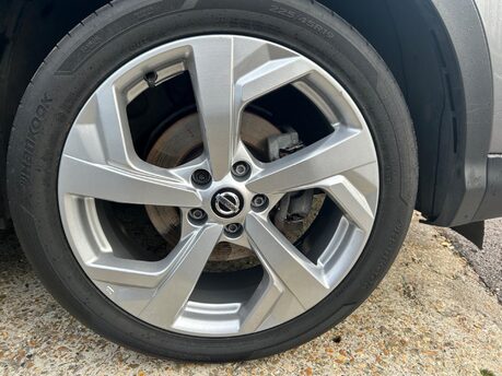 Nissan Qashqai 1.3 DIG-T N-Motion Euro 6 (s/s) 5dr 40