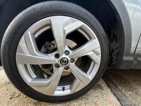 Nissan Qashqai 1.3 DIG-T N-Motion Euro 6 (s/s) 5dr 41