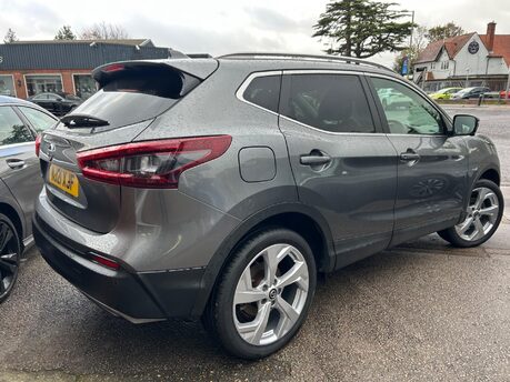 Nissan Qashqai 1.3 DIG-T N-Motion Euro 6 (s/s) 5dr 5