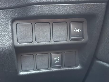 Nissan Qashqai 1.3 DIG-T N-Motion Euro 6 (s/s) 5dr 36