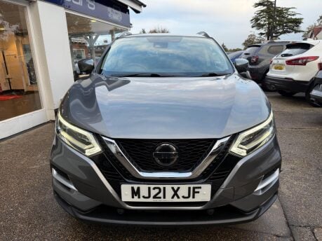 Nissan Qashqai 1.3 DIG-T N-Motion Euro 6 (s/s) 5dr 9