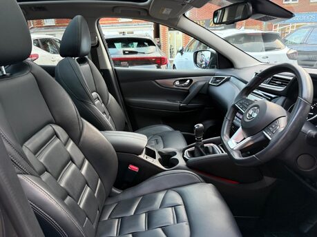 Nissan Qashqai 1.3 DIG-T N-Motion Euro 6 (s/s) 5dr 19