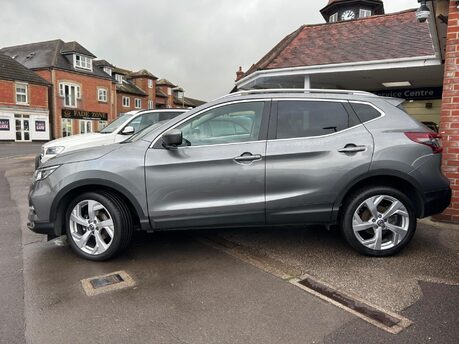 Nissan Qashqai 1.3 DIG-T N-Motion Euro 6 (s/s) 5dr 3